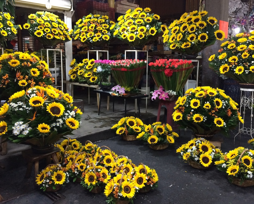 Mercado de Jamaica ¡Lleve sus flores marchante! · México Chulo