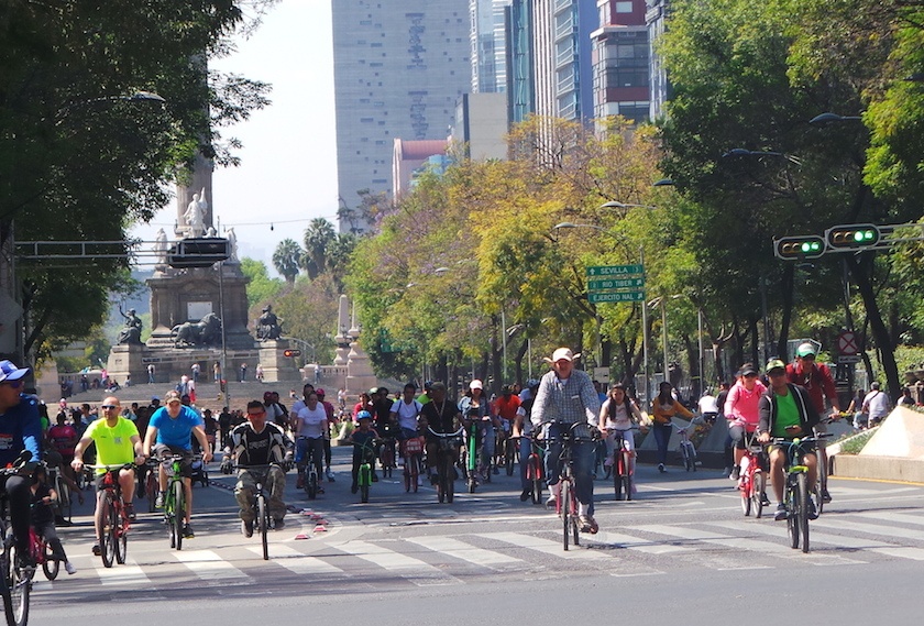 Pasear en bici en Reforma